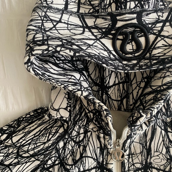 Lululemon Scuba Zip-Up - Picture 2 of 2